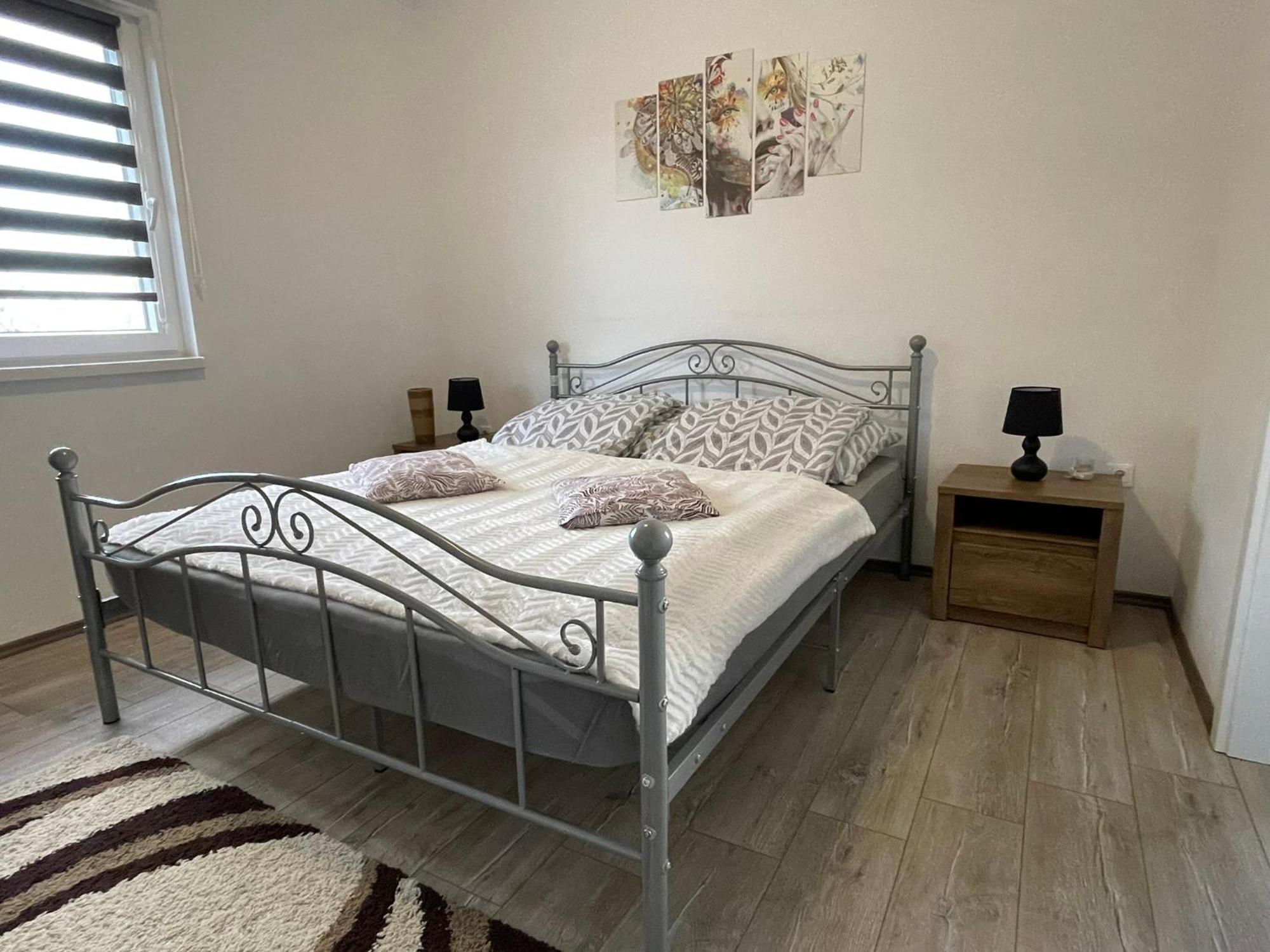 Fullhouse Apartmanhaz Zamárdi Eksteriør bilde